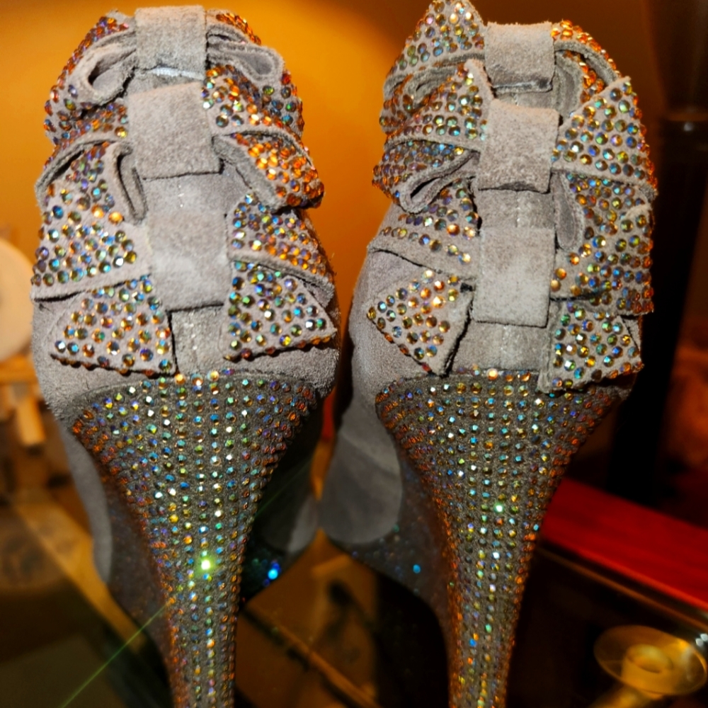 Betsey Johnson tan wedges size 9